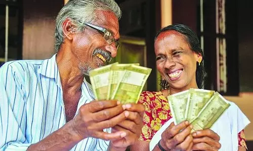 ആദ്യം തദ്ദേശതെരഞ്ഞെടുപ്പില്‍, ഇപ്പോള്‍ നിയമസഭയിലും; പെന്‍ഷന്‍ ഇടതുപക്ഷത്തിന് ലോട്ടറിയാകുമോ?