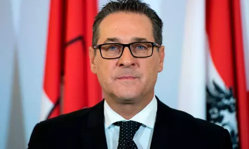 ആസ്ട്രിയ വൈസ്ചാന്സലര് ഹെനിസ് ക്രിസ്റ്റ്യന് സ്റ്റാര്ച്ചെ രാജിവെച്ചു ആസ്ട്രിയ വൈസ്ചാന്സലര് ഹെനിസ് ക്രിസ്റ്റ്യന് സ്റ്റാര്ച്ചെ രാജിവെച്ചു