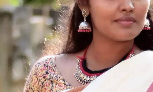 ഞാൻ മലയാള സിനിമയിൽ അഭിനയിച്ചിട്ടില്ല, പിന്നെ എന്തിനാണ് എന്നെ മലയാള സിനിമാനടിയെന്ന് വിളിക്കുന്നത്; രേവതി സമ്പത്ത്