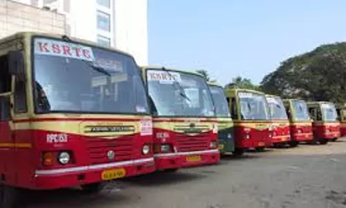 യാത്രക്കാരെ വലച്ച് കെ.എസ്.ആർ.ടി.സി ബസ്സ് സമരം