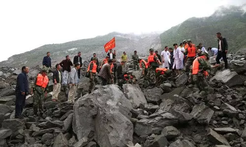 ചൈനയില്‍ ഉരുള്‍പ്പൊട്ടല്‍:36 പേര്‍ മരിച്ചു