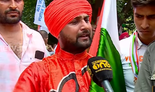 രാജി വാര്‍ത്തകള്‍ കേട്ട് തകര്‍ന്നിരിക്കുകയാണ് രാഹുല്‍ ഗാന്ധിയുടെ ഈ കട്ട ഫാന്‍