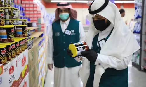 സൗദിയില്‍ തുറക്കുന്ന സ്ഥാപനങ്ങള്‍ക്കുള്ള കോവിഡ് പ്രതിരോധ നിര്‍ദേശങ്ങള്‍ പുറത്തിറക്കി; ലംഘിച്ചാല്‍ പിഴ ചുമത്തി സ്ഥാപനങ്ങള്‍ അടപ്പിക്കും