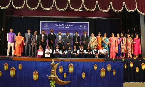 ഇന്ത്യൻ സ്കൂൾ വിദ്യാർഥികൾക്ക് ആദരം