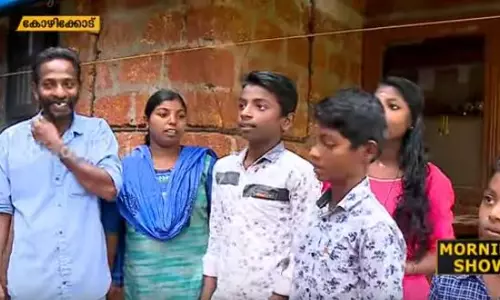 ഉള്ളതില്‍ പാതി മറ്റുള്ളവര്‍ക്ക് നല്‍കുക, ബൈജുവും കുടുംബവും ഈ പ്രളയകാലത്ത് ചെയ്തത് അതാണ്...