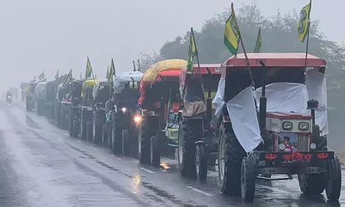 കാർഷിക നിയമങ്ങള്‍ക്കെതിരെ ഡല്‍ഹി അതിർത്തികളില്‍ വന്‍ ട്രാക്ടർ റാലി
