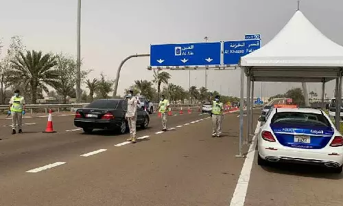 റേഡിയോ മുഖേന റോഡ് സന്ദേശം; പദ്ധതിയുമായി അബൂദബി, ഗതാഗത വിവരങ്ങള്‍ മലയാളത്തിലും