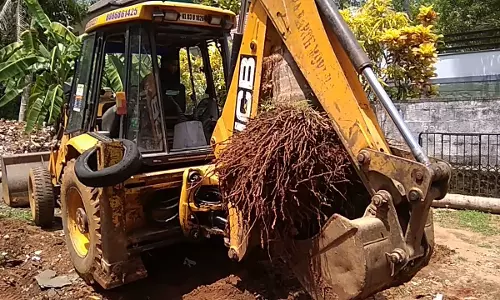 അന്നത്തെ വില്ലന്‍മാര്‍ ഈ പ്രളയകാലത്തെ ആക്ഷന്‍ ഹീറോകളാണ്...