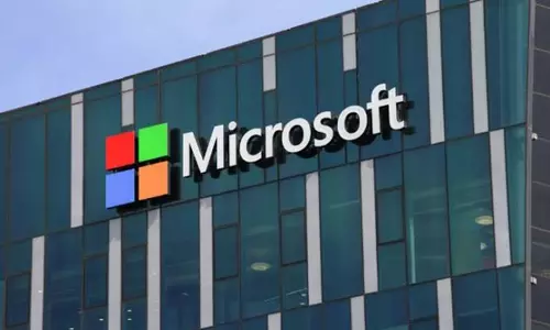 അവർ വീട്ടിലിരുന്ന് പണിയെടുക്കട്ടെ വർക് ഫ്രം ഹോം സ്ഥിരപ്പെടുത്താൻ മൈക്രോസോഫ്റ്റ്