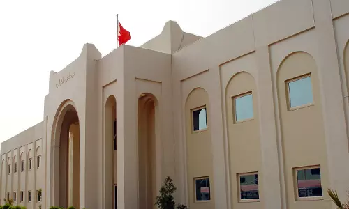 സർക്കാർ സർവീസിലെ താൽക്കാലിക ജീവനക്കാർക്ക് സ്ഥിരം നിയമനം നൽകണമെന്ന് ബഹ്റൈന്‍ പാര്‍ലമെന്റ്