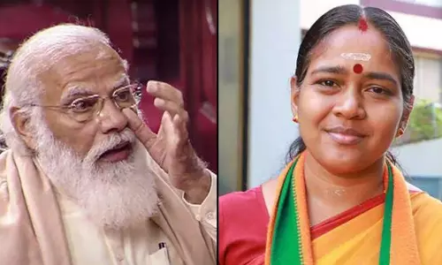 പ്രധാനമന്ത്രിയുടെ വിതുമ്പല് ഇന്ത്യൻ ജനാധിപത്യത്തിന്റെ സൗന്ദര്യമെന്ന് ശോഭ സുരേന്ദ്രന് പ്രധാനമന്ത്രിയുടെ വിതുമ്പല് ഇന്ത്യൻ ജനാധിപത്യത്തിന്റെ സൗന്ദര്യമെന്ന് ശോഭ സുരേന്ദ്രന്