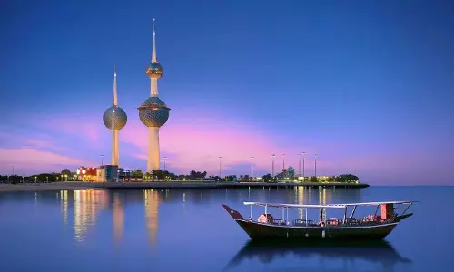 കുവൈത്തിൽ ഒരു മാസത്തേക്ക് രാത്രികാല  കർഫ്യൂ ഏര്‍പ്പെടുത്തി