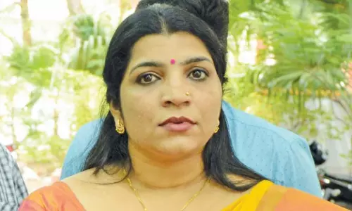 തൊഴില്‍ തട്ടിപ്പ് കേസില്‍ അന്വേഷണം അട്ടിമറിക്കുന്നുവെന്ന് പരാതിക്കാരന്‍; തട്ടിപ്പിന് സഹായകമാകുന്നത് സരിതയുടെ ഉന്നത ബന്ധങ്ങള്‍