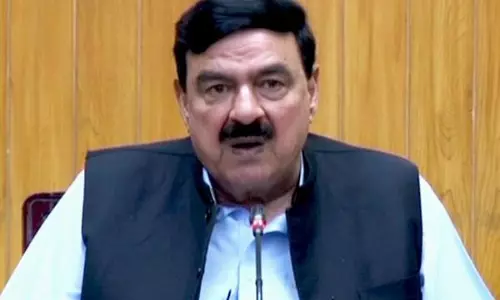 മൂന്നു മാസത്തിനുള്ളില്‍ ഇന്ത്യ - പാകിസ്താന്‍ യുദ്ധമുണ്ടാകുമെന്ന് പാക് മന്ത്രി