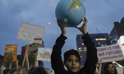 കാലാവസ്ഥാ വ്യതിയാനം; ഗ്രെറ്റയുടെ നേതൃത്വത്തിലുള്ള പ്രതിഷേധങ്ങള്‍ ലോക വ്യാപകമായി തുടരുന്നു 