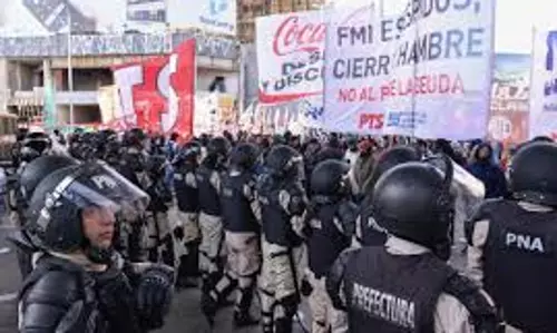 അര്‍ജന്റീനയില്‍ പ്രസിഡണ്ടിന്റെ സാമ്പത്തിക നയങ്ങളില്‍ പ്രതിഷേധിച്ച് തൊഴിലാളി സംഘടനകളുടെ രാജ്യവ്യാപക പണിമുടക്ക് സമരം