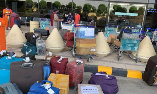 കണക്ഷന്‍ വിമാനം കിട്ടിയില്ല: റിയാദ് വിമാനത്താവളത്തില്‍ കുടുങ്ങിയ 49 മലയാളി നഴ്‌സുമാരെ മാറ്റിത്തുടങ്ങി 