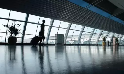 കോവിഡ് വ്യാപനം കൂടുതലുള്ള രാജ്യങ്ങളിലേക്ക് വിമാന വിലക്ക് പരിഗണനയില്‍: ഒമാൻ ആരോഗ്യമന്ത്രി