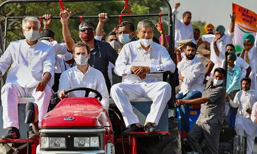 രാഹുലിന്റെ ട്രാക്ടറിലേറുന്ന ശുഭസൂചനകള്‍