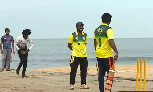 പ്രളയ ബാധിതരെ സഹായിക്കാന്‍ ക്രിക്കറ്റ് പ്രേമികളും രംഗത്ത്