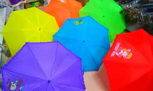 മഴയെത്തും മുന്‍പേ കുടയൊന്നു വാങ്ങിയേക്കാം 