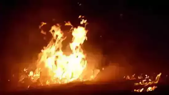 കര്‍ണാടകയില്‍ സ്ഫോടക വസ്തുക്കള്‍ കയറ്റിയ ട്രക്ക് പൊട്ടിത്തെറിച്ച് 8 തൊഴിലാളികള്‍ മരിച്ചു