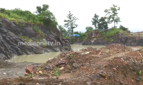 തൃശൂര്‍ മറ്റത്തൂര്‍ കുഞ്ഞേലിപ്പാറയിലെ ക്വാറി - ക്രഷര്‍ യൂണിറ്റിനെതിരെ സമരം ശക്തമാകുന്നു