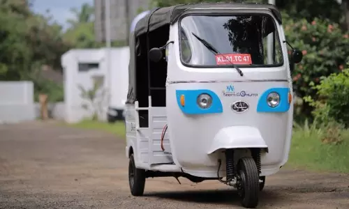 ഭിന്നശേഷിക്കാരുടെ നിര്‍ധനരായ അമ്മമാര്‍ക്ക് സൗജന്യ ഇലക്ട്രിക് ഓട്ടോ