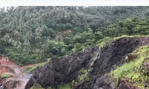 എടവണ്ണ ചെക്കുന്ന് മലയിൽ രൂപപ്പെട്ട വിള്ളൽ സംബന്ധിച്ച് വിദഗ്ധ പരിശോധന വേണമെന്ന് നാട്ടുകാർ