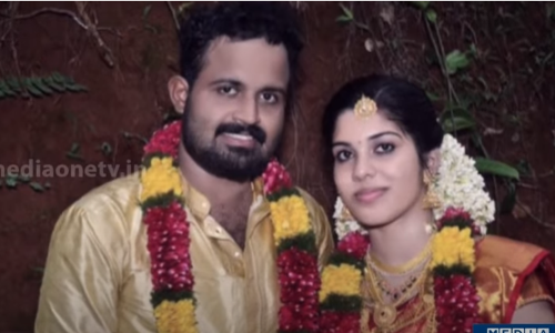 ആതിരയും നിധിനുമെല്ലാം ഇക്കാലത്തെ വേര്‍പാടിന്‍റെ പ്രതീകമാണ്; സങ്കടക്കടലിലെ ആ’തിര’ | Weekend Arabia