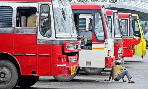 മിനിമം നിരക്ക് 12 രൂപയാക്കണം; ബസ് ചാര്‍ജ്ജ് വര്‍ധിപ്പിക്കണമെന്ന് ബസുടമകള്‍