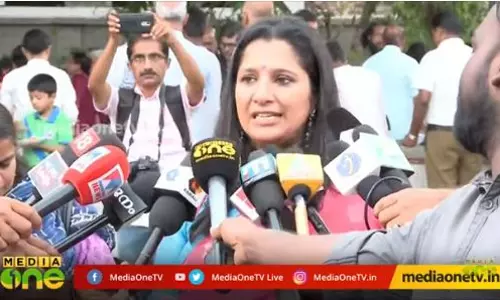 പാലായില് വോട്ടുപെരുന്നാള് വന്നു പാലായില് വോട്ടുപെരുന്നാള് വന്നു