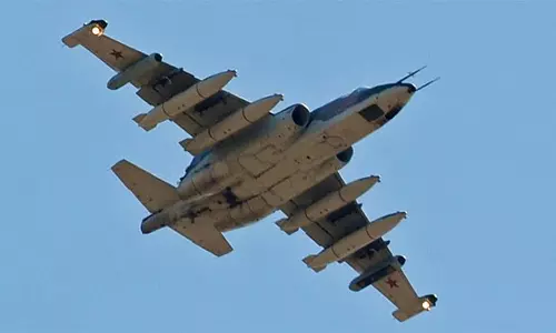 സിറിയയിൽ സൈന്യം നടത്തിയ വ്യോമാക്രമണത്തിൽ ഇരുപതിലേറെ സിവിലിയന്മാർ കൊല്ലപ്പെട്ടു