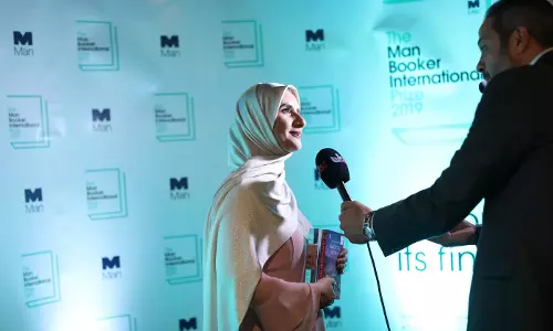 അന്താരാഷ്ട്ര മാന്‍ ബുക്കര്‍ പുരസ്‌കാരം സ്വന്തമാക്കുന്ന ആദ്യ അറബ് എഴുത്തുകാരിയായി ജോഖ അല്‍ ഹാരിസി