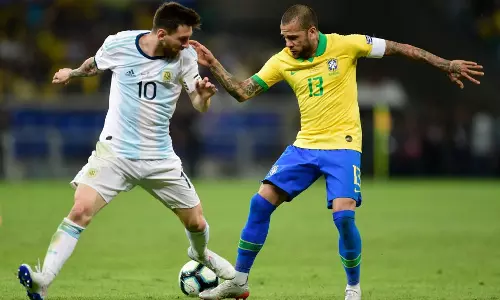 കോപ അമേരിക്ക: മെസ്സിയുടെ വിമർശനത്തിന് മറുപടിയുമായി ബ്രസീൽ താരങ്ങൾ 