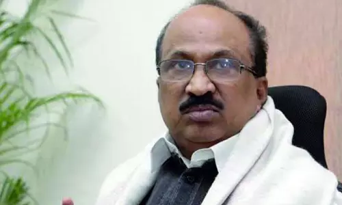 കൊടി മാറുമോ കുമ്പളങ്ങിയില്‍