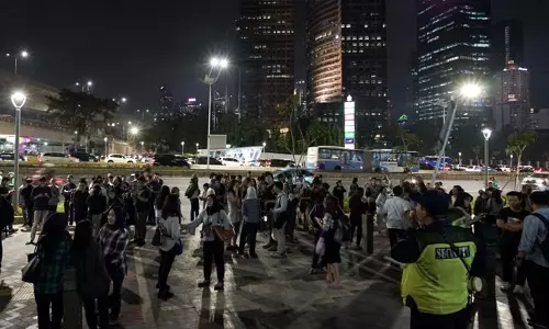 ഇന്തോനേഷ്യയില്‍ ശക്തമായ ഭൂചലനം;സുനാമി മുന്നറിയിപ്പ്