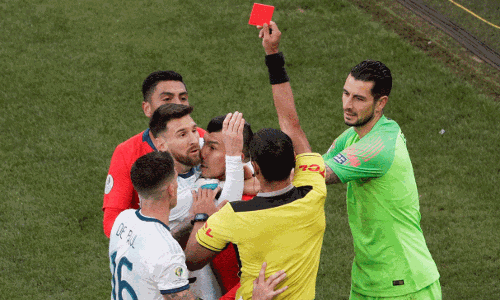 ലയണല് മെസിക്ക് തിരിച്ചടി; മൂന്ന് മാസത്തെ വിലക്ക് ലയണല് മെസിക്ക് തിരിച്ചടി; മൂന്ന് മാസത്തെ വിലക്ക്