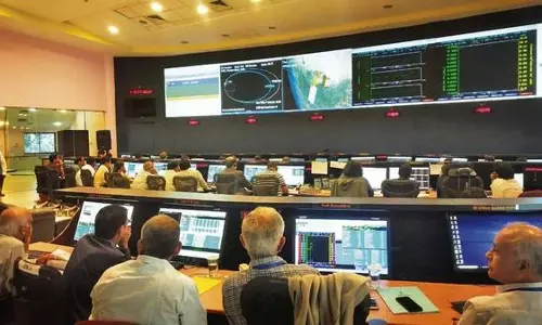 ചന്ദ്രനില്‍ ഇന്ത്യ ചരിത്രം കുറിക്കാന്‍ ഇനി മണിക്കൂറുകള്‍ മാത്രം