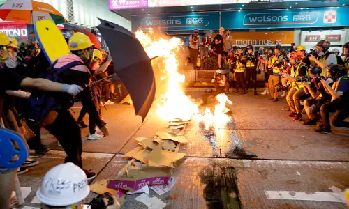 ഹോങ്കോങ്ങില്‍ ചൈനക്കെതിരായ പ്രക്ഷോഭം തുടരുന്നു