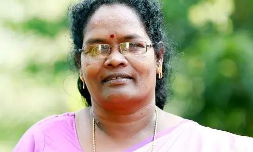 ആദിവാസികളെ രണ്ടാം നിര പൗരന്‍മാരാക്കുകായാണ് സര്‍ക്കാരുകളെന്ന്  സി. കെ ജാനു