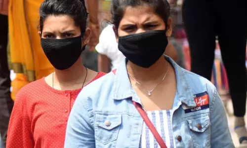 മുഖ്യമന്ത്രിയുടെ പരിപാടിയിൽ കറുത്ത മാസ്‌ക് അഴിപ്പിക്കാൻ ശ്രമം; പറ്റില്ലെന്ന് മാധ്യമപ്രവർത്തകർ