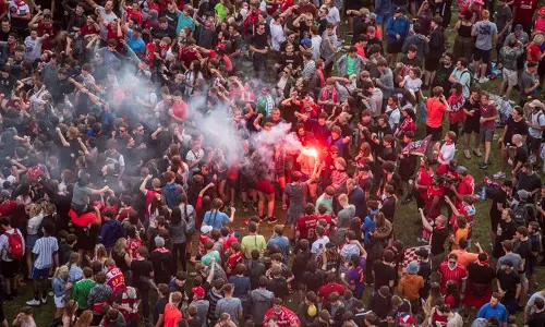 ആഘോഷങ്ങള്‍ അതിരുവിടുന്നു, ആരാധകര്‍ക്ക് ലിവര്‍പൂളിന്റെ മുന്നറിയിപ്പ്