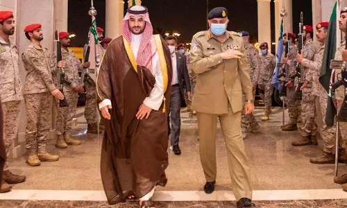 പാകിസ്താനും സൌദിയും തമ്മിലുള്ള അസ്വസ്ഥത; പ്രശ്ന പരിഹാരത്തിന് പാക് മേധാവി സൌദിയില്‍