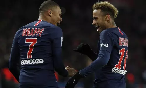 എംബാപ്പെയോടൊപ്പം പി.എസ്.ജിയില്‍ തുടരാനാണ് ആഗ്രഹമെന്ന് നെയ്‍മര്‍