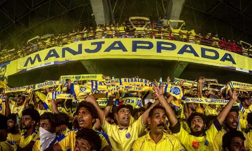 കേരള ബ്ലാസ്റ്റേഴ്സിന്റെ ‘ഹോം സ്റ്റേഡിയം ആന്തം’ തയ്യാറാക്കാന് ആരാധകര്ക്ക് അവസരം കേരള ബ്ലാസ്റ്റേഴ്സിന്റെ ‘ഹോം സ്റ്റേഡിയം ആന്തം’ തയ്യാറാക്കാന് ആരാധകര്ക്ക് അവസരം