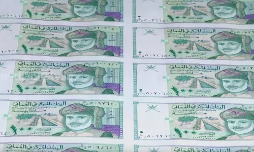 കൗതുകകരമായ കറൻസിയും സ്റ്റാമ്പും ശേഖരിച്ച് പ്രവാസി 