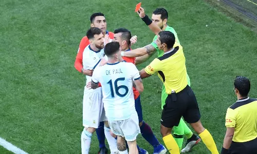 മെസി വീണ്ടും അര്ജന്റീനിയന് ടീമില് മെസി വീണ്ടും അര്ജന്റീനിയന് ടീമില്