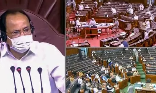 സഭയുടെ നടുത്തളത്തിലിറങ്ങി പ്രതിഷേധിച്ച മൂന്ന് എ.എ.പി എം.പിമാര്‍ക്ക് സസ്പെന്‍ഷന്‍‌