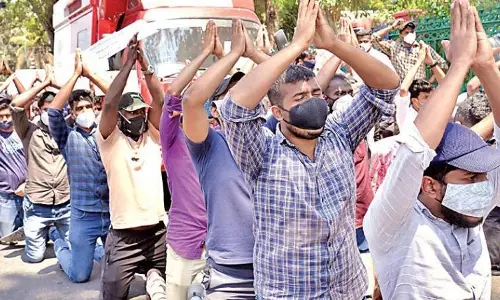 സ്ഥിരപ്പെടുത്തൽ ഇനിയും തുടരാൻ തീരുമാനിച്ച് സർക്കാർ; സമരം ശക്തമാക്കി ഉദ്യോഗാർഥികൾ